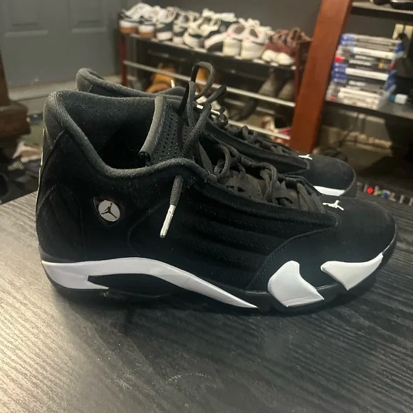 Jordan Black and White Men's Sneakers - Picture 3 of 6